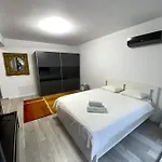 דירה Catedral Studio בוקרשט